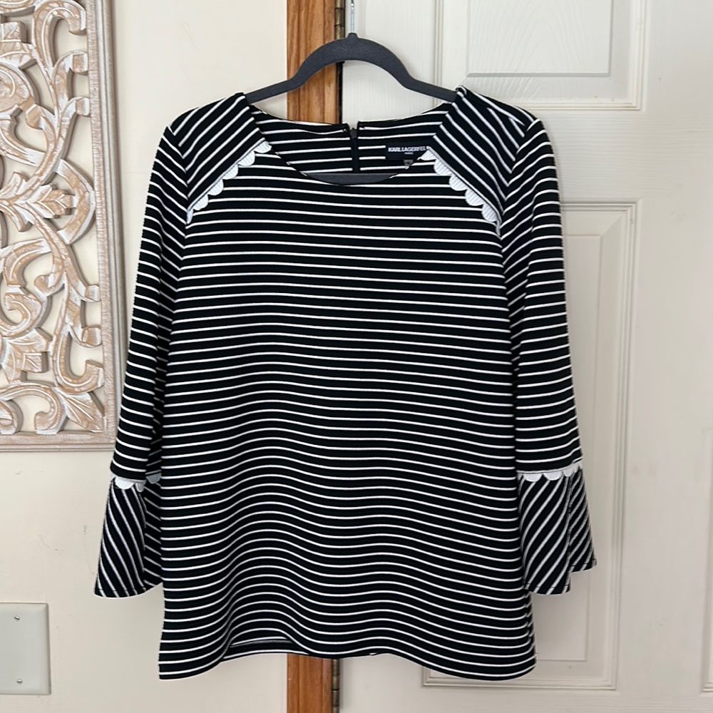 Karl Lagerfeld Paris  Black/ White Stripe 3/4 Flared Sleeve Top Size Medium